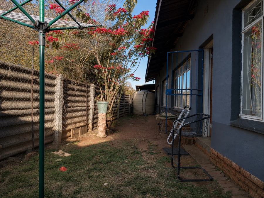 To Let 4 Bedroom Property for Rent in Oos Einde North West